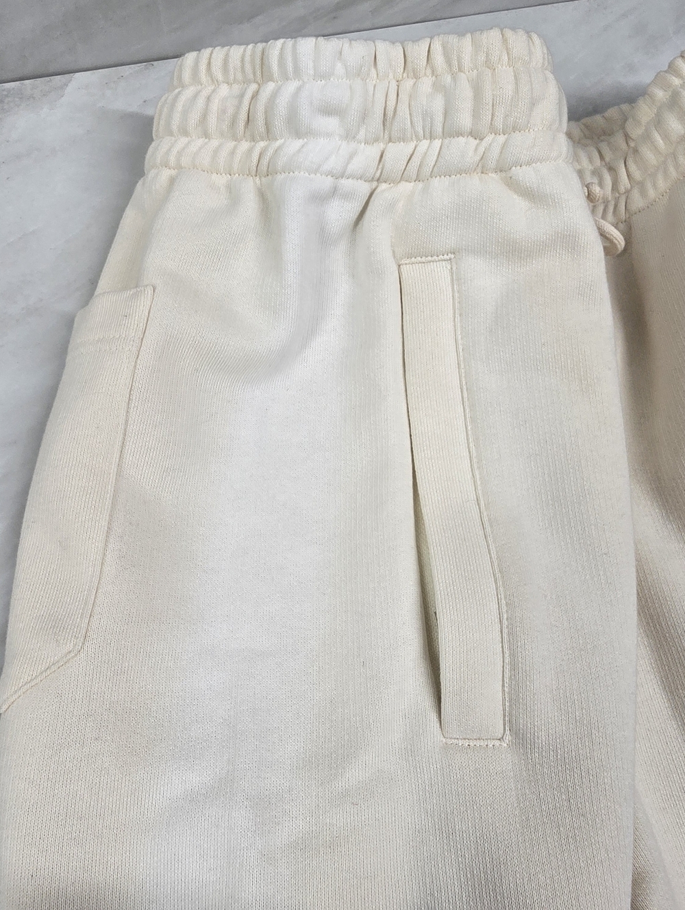 Gucci Cream Joggers with Multicolor Star Motif - Picture 8 of 11